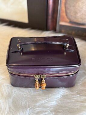 🎀Vintage Gucci Patent Leather Top Handle Vanity - Plum🎀
